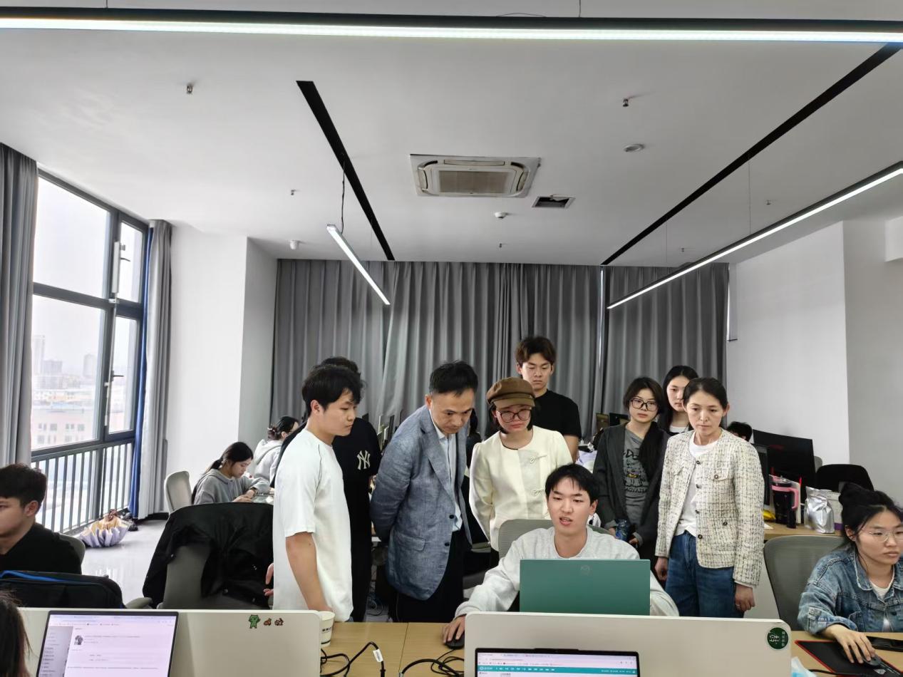 c795e11a06bad927347266672917385e